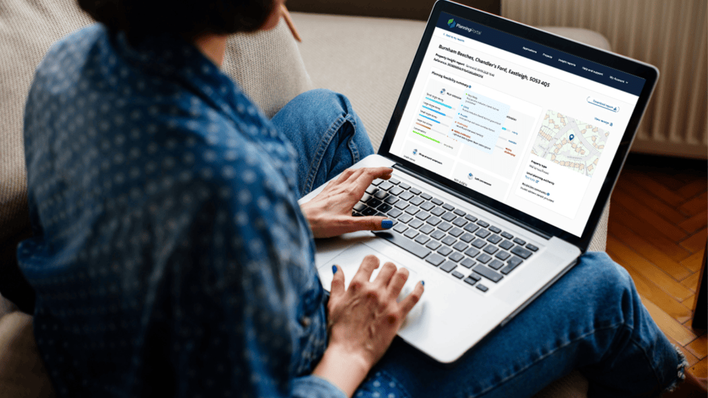 woman on laptop using SmartApply feature